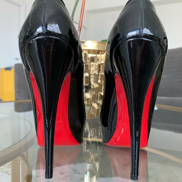 Authentic Christian Louboutin gorgeous heels 👠 - Picture 2 of 5